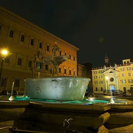 Campo De' Fiori House *
